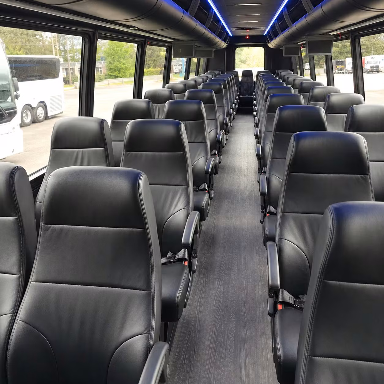 lynn 30 passenger minibus rental