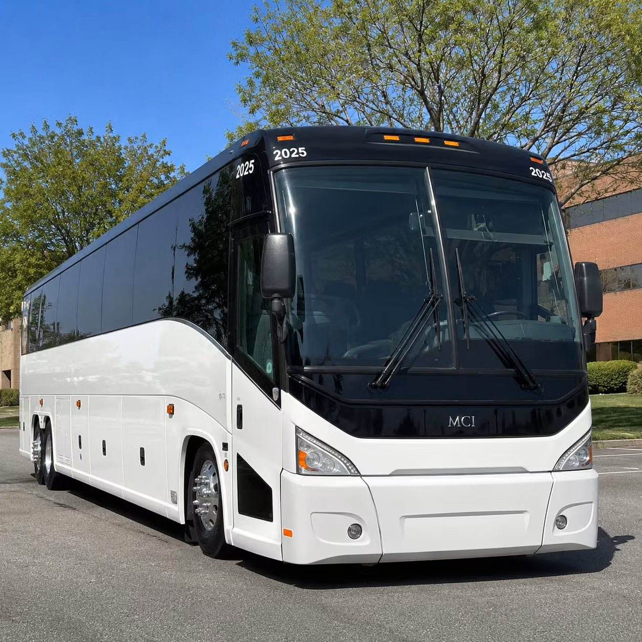 shuttle your group to rockland trust bank pavilion and waterfront shows